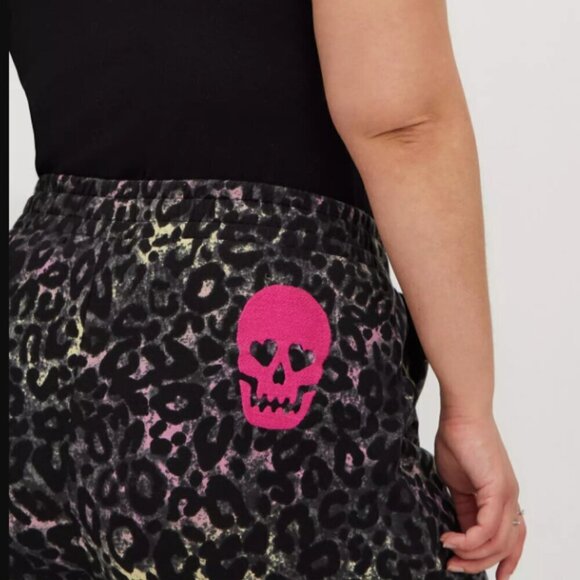 Torrid LoveSick Jogger - Everyday Fleece Leopard Skull 3x NEW NWT - Picture 3 of 14
